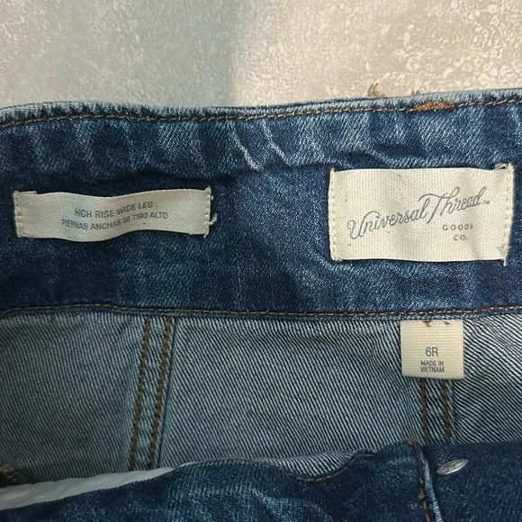 Universal Thread Wide-Leg Women Jeans - Picture 2 of 3